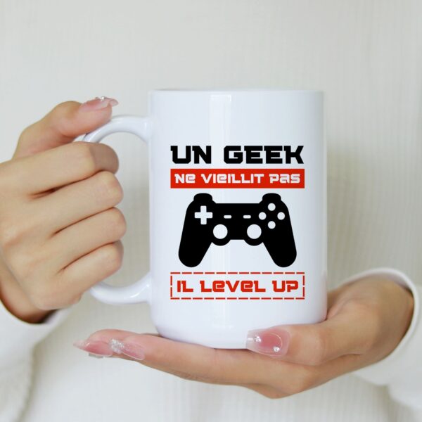 Mug un geek ne vieillit pas il level up – Image 3