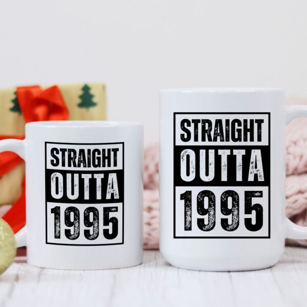 Mug straight outta date anniversaire – Image 3